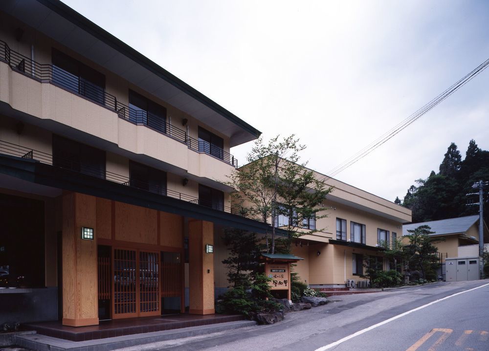 Nikko Green Hotel Natsukashiya Fuwari Bagian luar foto